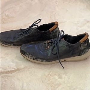 Navy Land Rover shoe